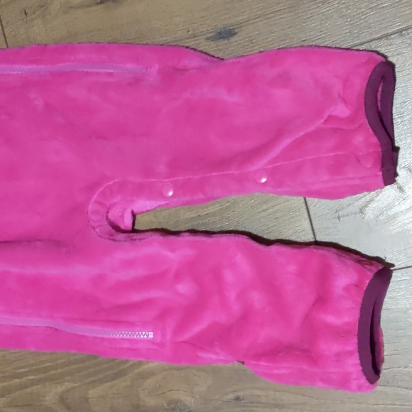 The North Face Oso dual full length zippered infant onesie, in size 12M-18M+ - Picture 9 of 12